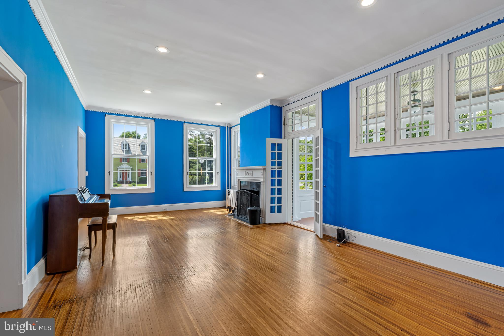 527 Nottingham Road Baltimore, MD 21229 - Photo 6 of 72 Gallery Image 6