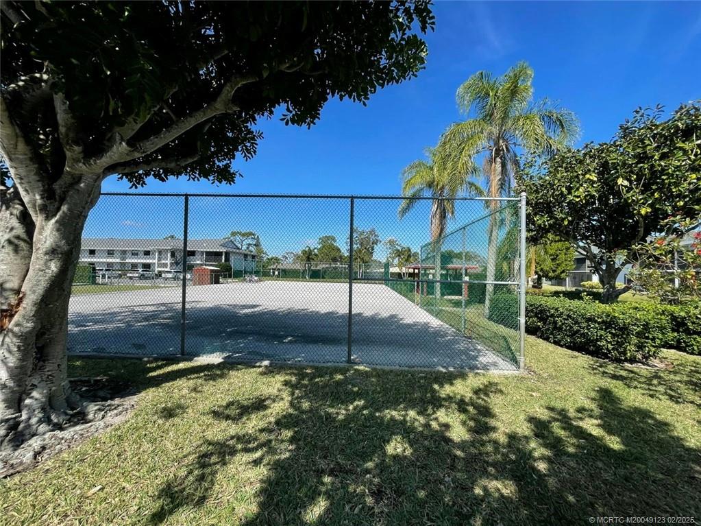 1270 Southeast Parkview Place, Unit B3 Stuart, FL 34994 - Photo 32 of 40 a view of a backyard