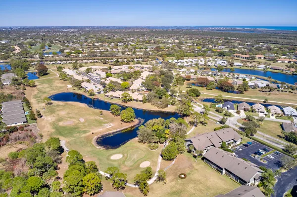 $399,900 | 6116 Southeast Georgetown Place, Hobe Sound, FL 33455