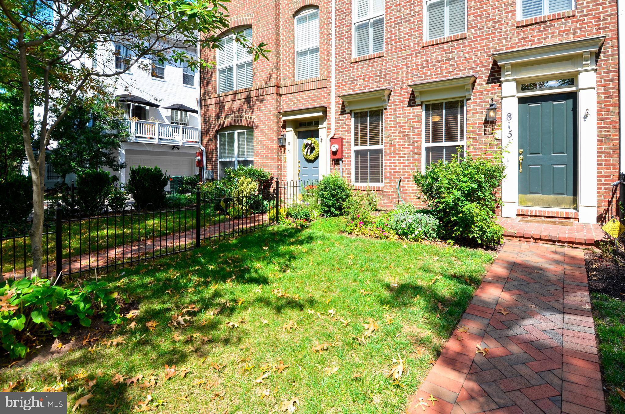 815 G Street Southwest Washington, DC 20024 - Photo 2 of 30 Exterior (Front)