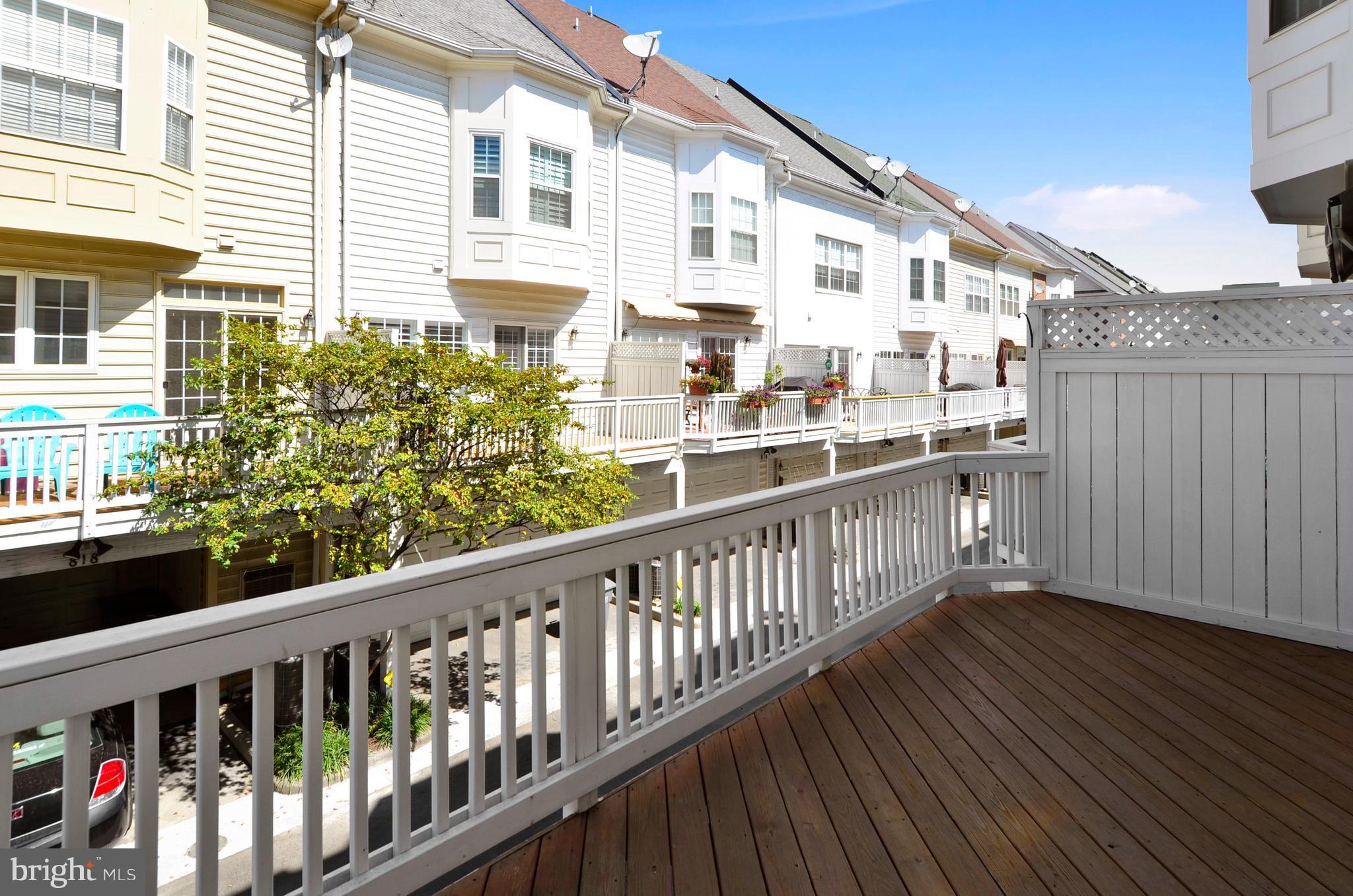 815 G Street Southwest Washington, DC 20024 - Photo 11 of 30 Huge Deck off of kitchen