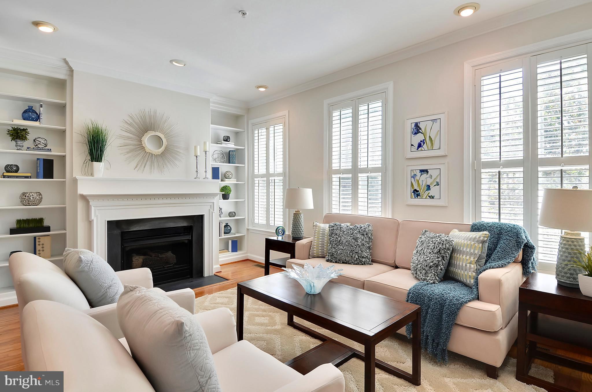 815 G Street Southwest Washington, DC 20024 - Photo 16 of 30 Living Room