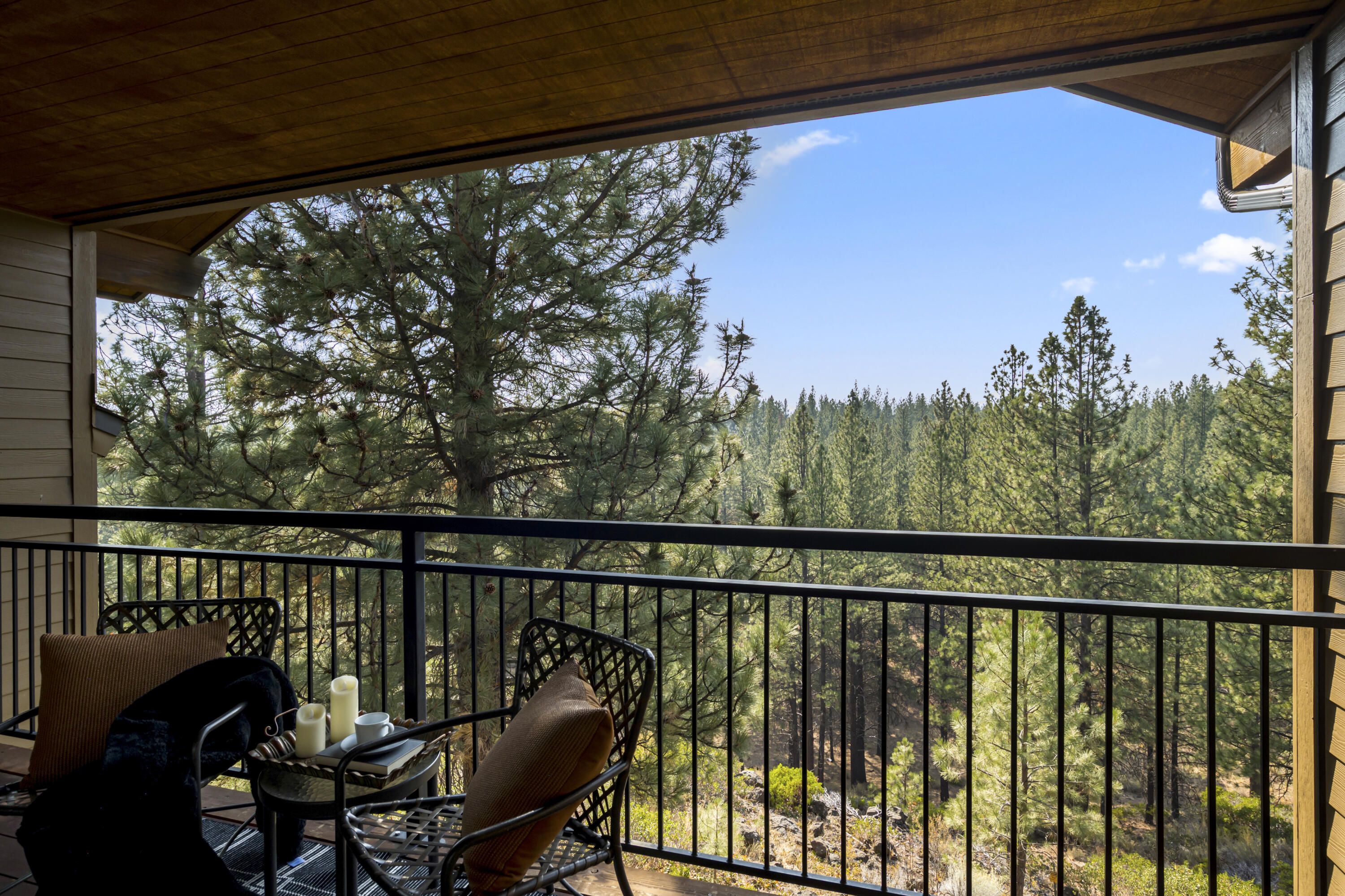 18575 Southwest Century Drive, Unit 1635 Bend, OR 97702 - Photo 19 of 23 JH5_9788