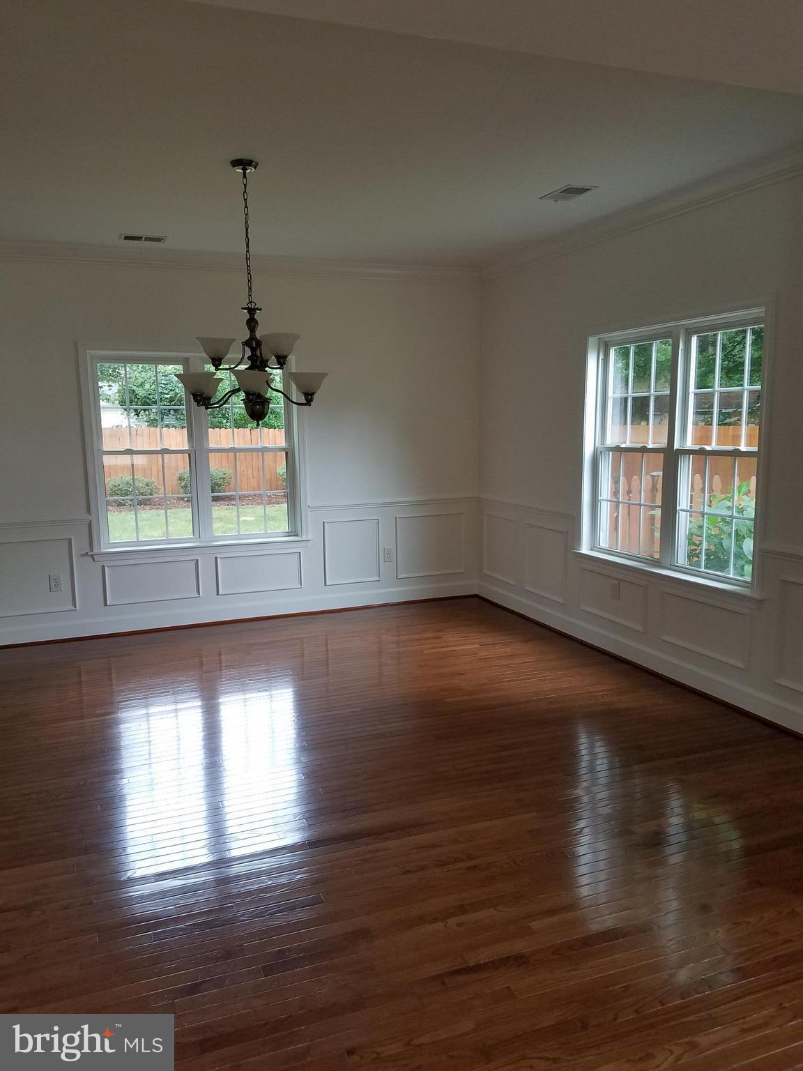 8135 Drayton Lane Springfield, VA 22151 - Photo 3 of 29 Dining Room