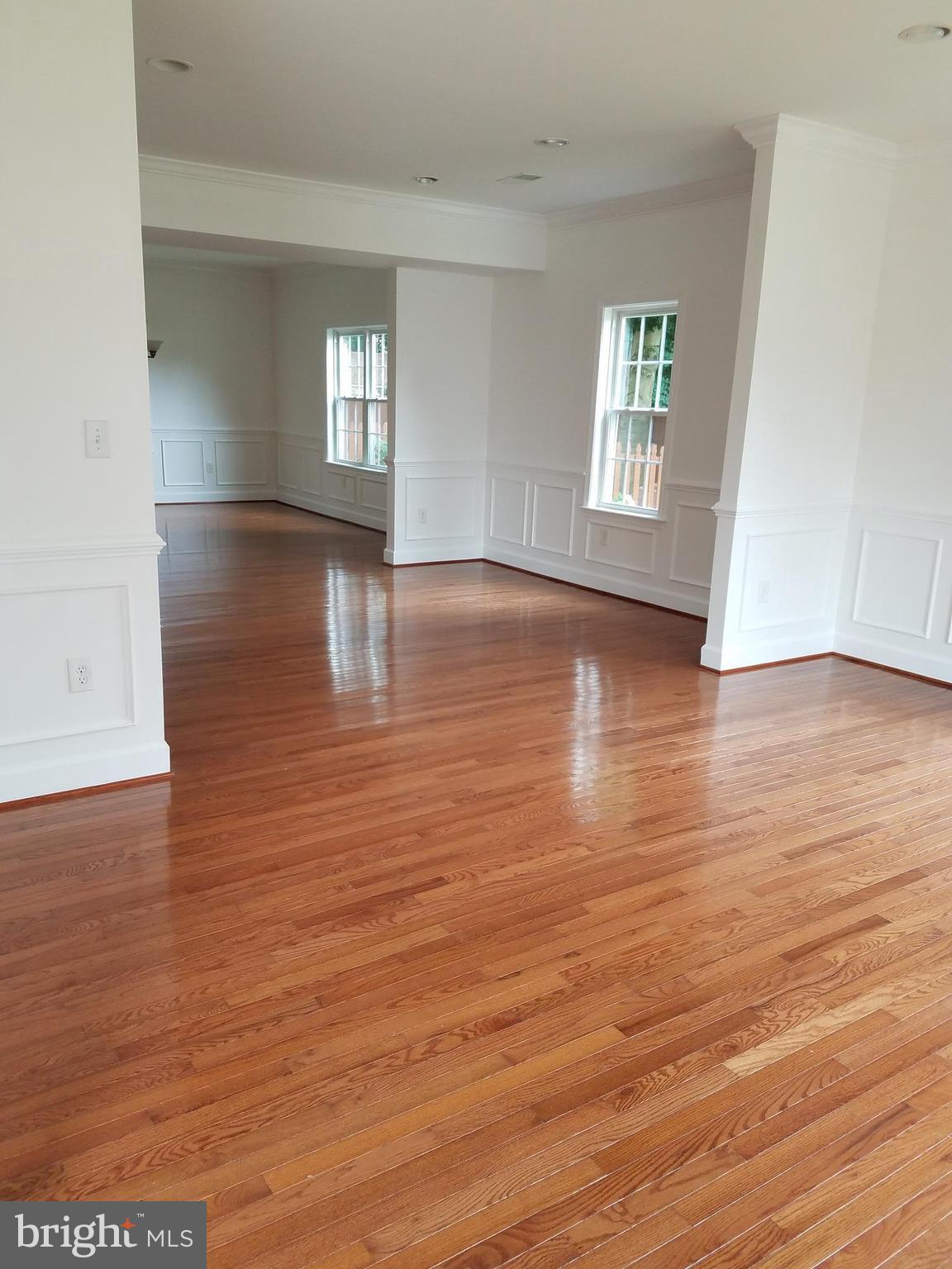 8135 Drayton Lane Springfield, VA 22151 - Photo 5 of 29 Living Room