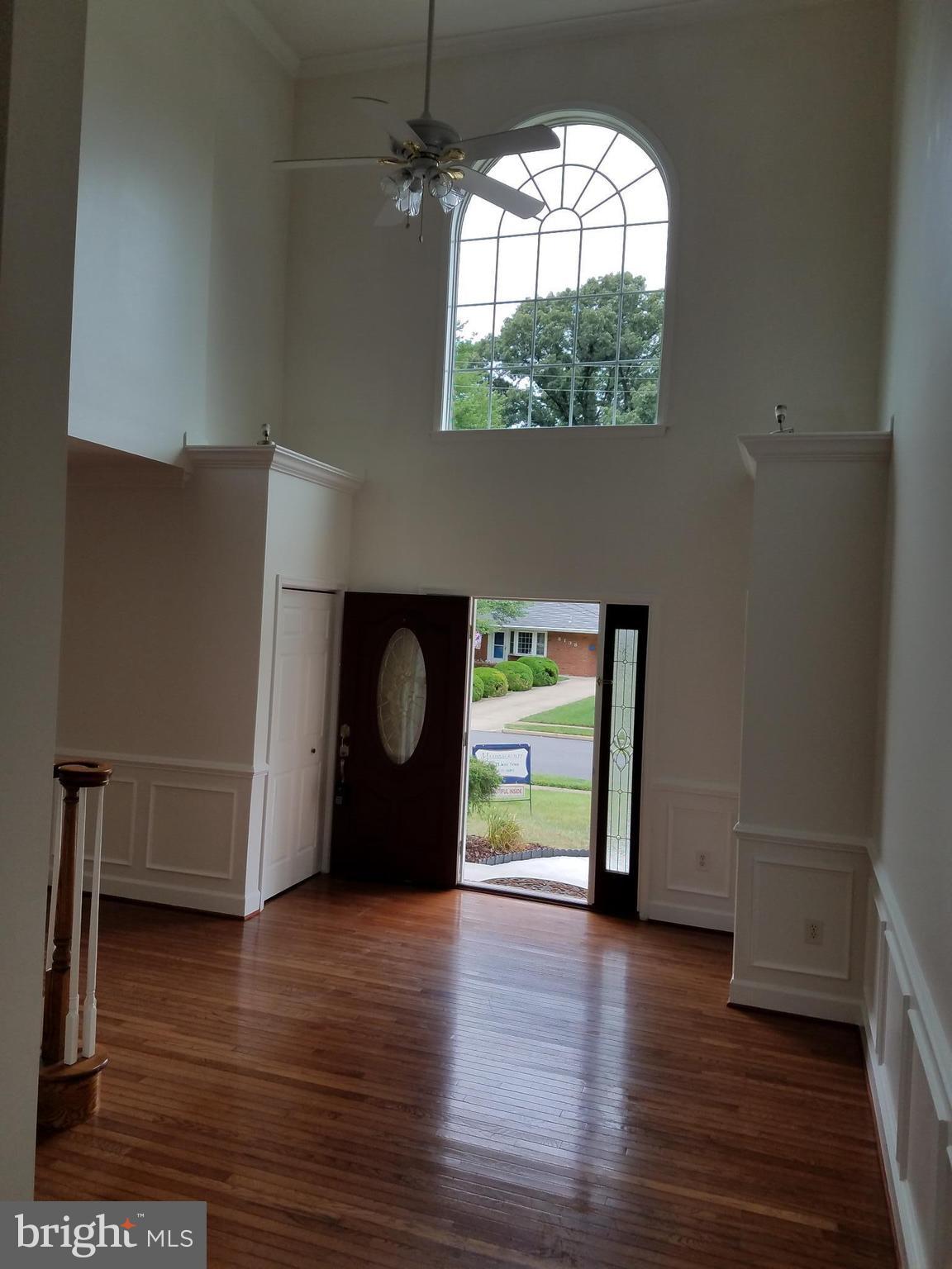 8135 Drayton Lane Springfield, VA 22151 - Photo 10 of 29 Interior (General)