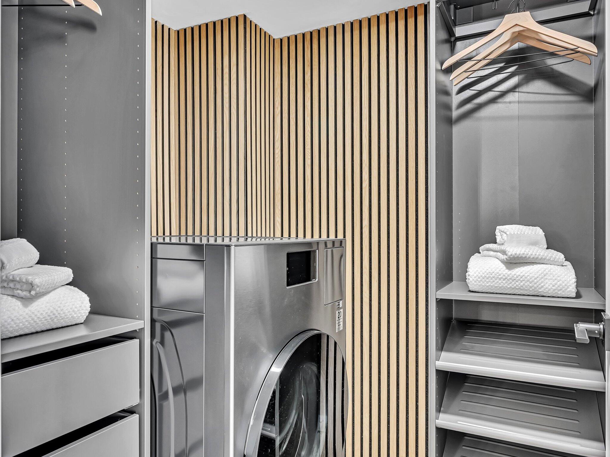 21 Royal Palm Way, Unit 3030 Boca Raton, FL 33432 - Photo 11 of 24 a bedroom with a bed and a painting on the wall