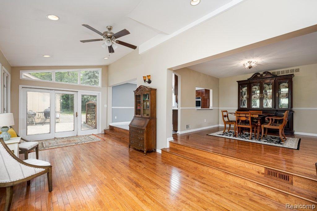 7555 Ridge Road North Canton, MI 48187 - Photo 34 of 79