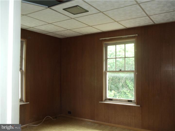 2107 River Road Reading, PA 19605 - Photo 5 of 7