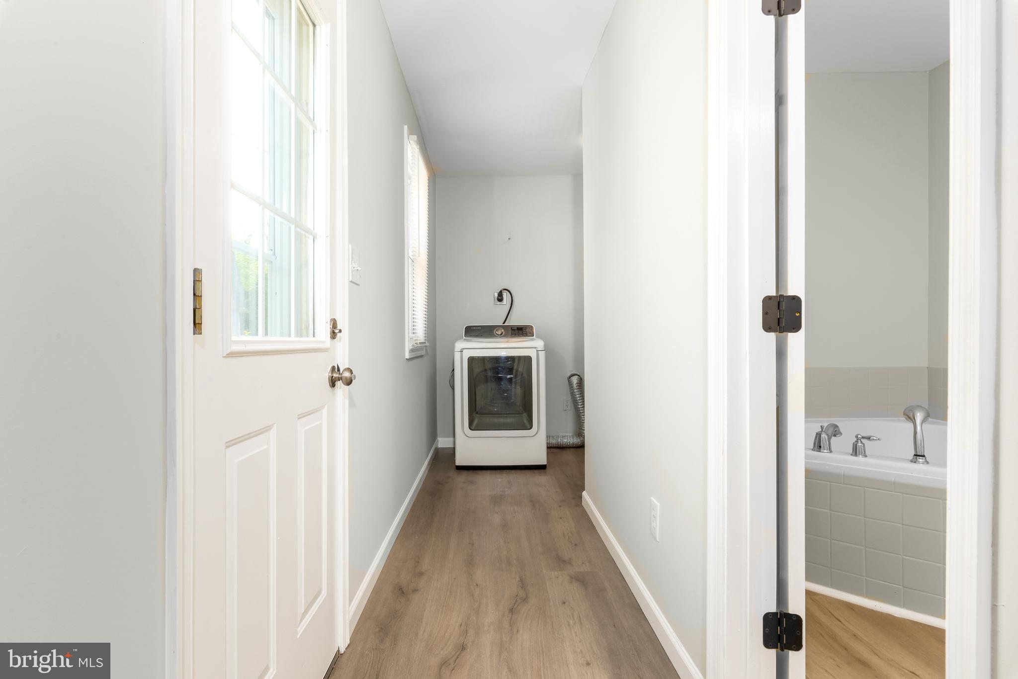 8112 Longpoint Road Dundalk, MD 21222 - Photo 11 of 38