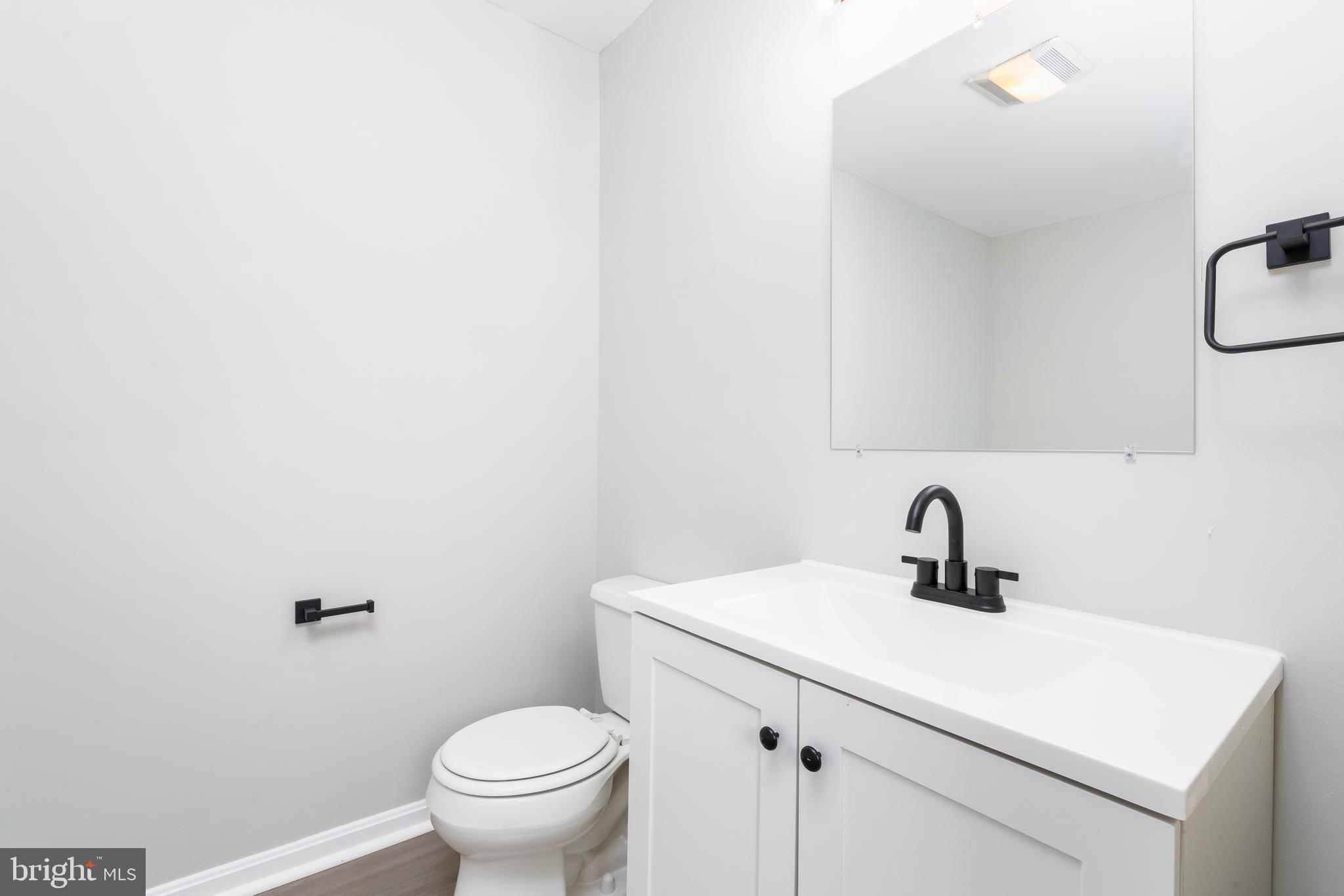 8112 Longpoint Road Dundalk, MD 21222 - Photo 13 of 38