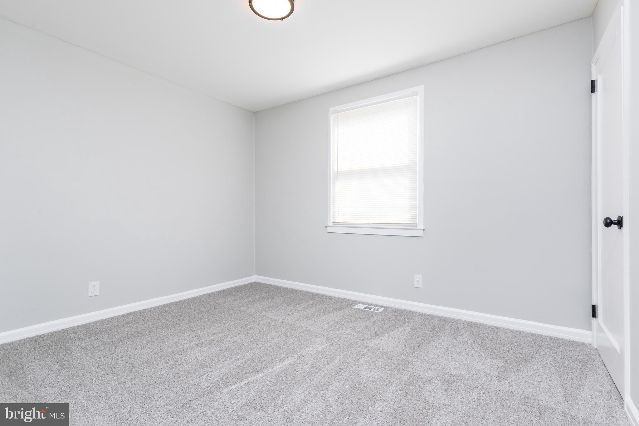 8112 Longpoint Road Dundalk, MD 21222 - Photo 16 of 38