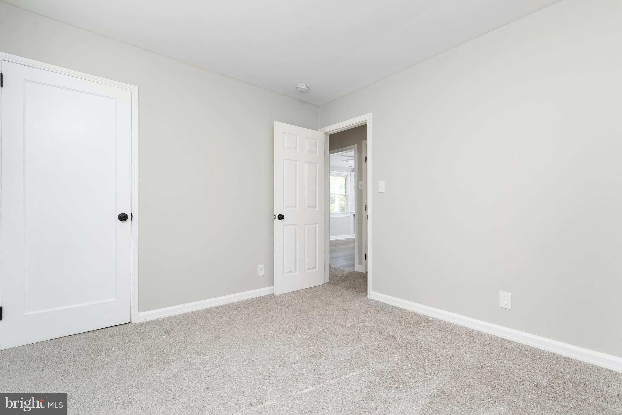 8112 Longpoint Road Dundalk, MD 21222 - Photo 17 of 38