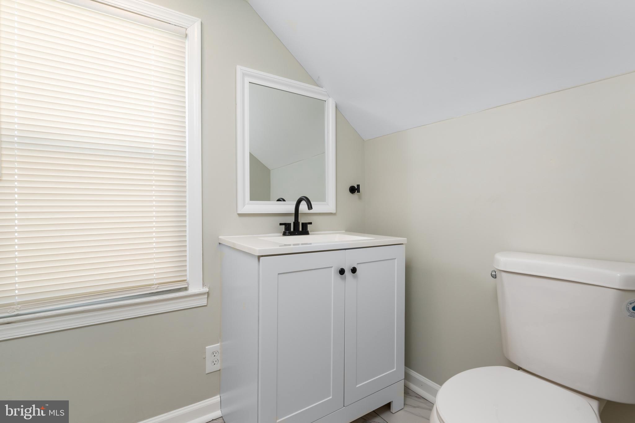 8112 Longpoint Road Dundalk, MD 21222 - Photo 24 of 38