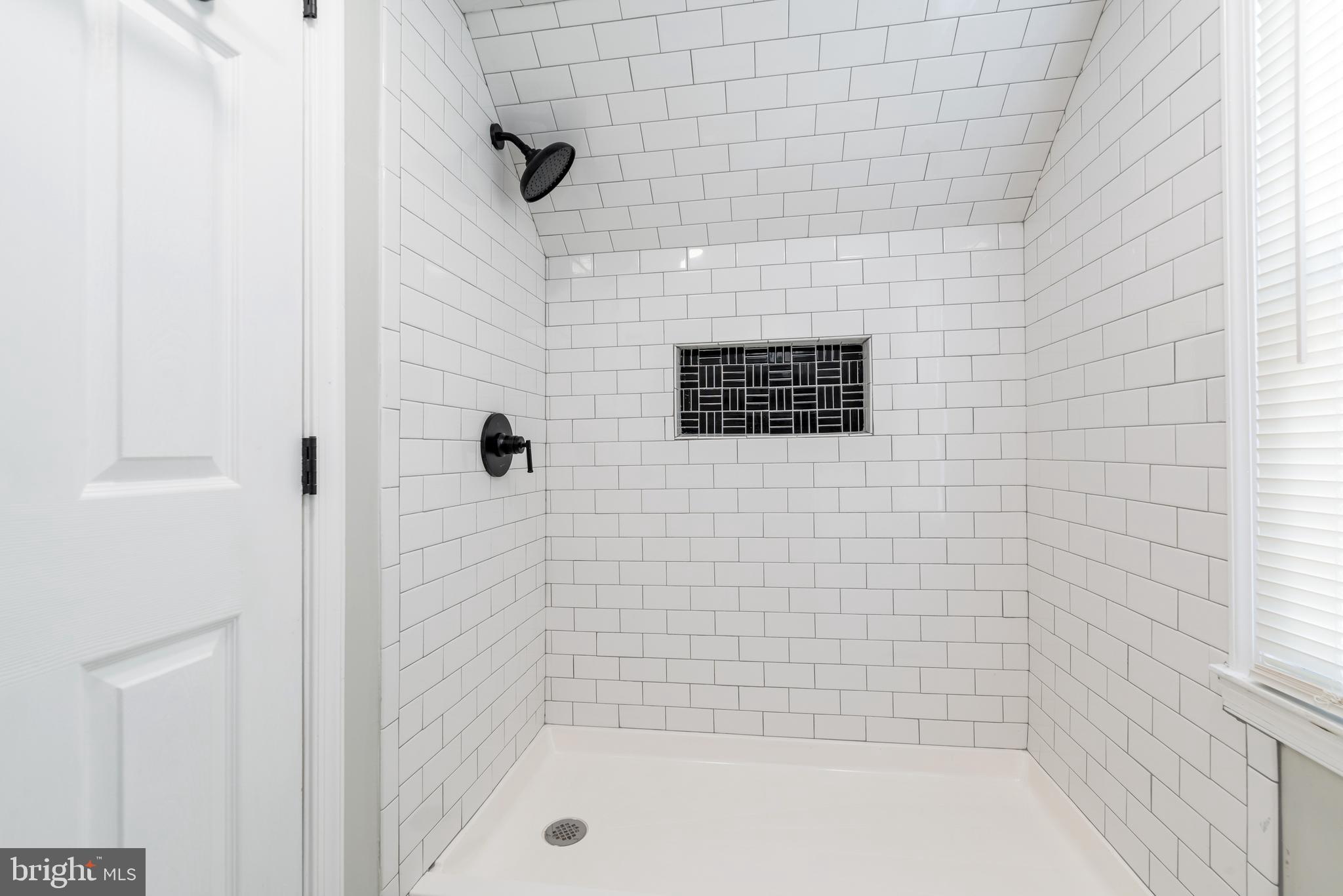 8112 Longpoint Road Dundalk, MD 21222 - Photo 25 of 38