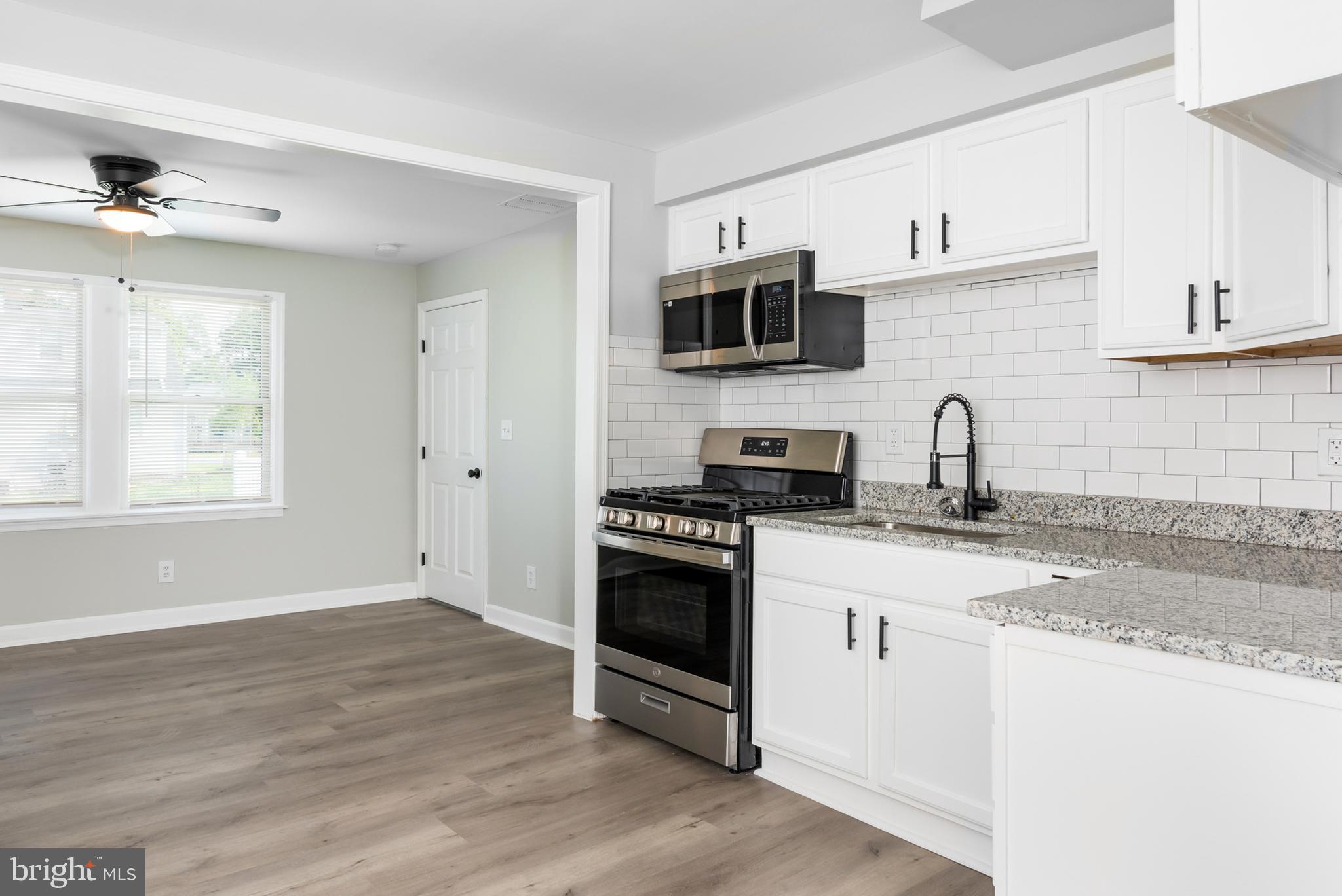 8112 Longpoint Road Dundalk, MD 21222 - Photo 6 of 38