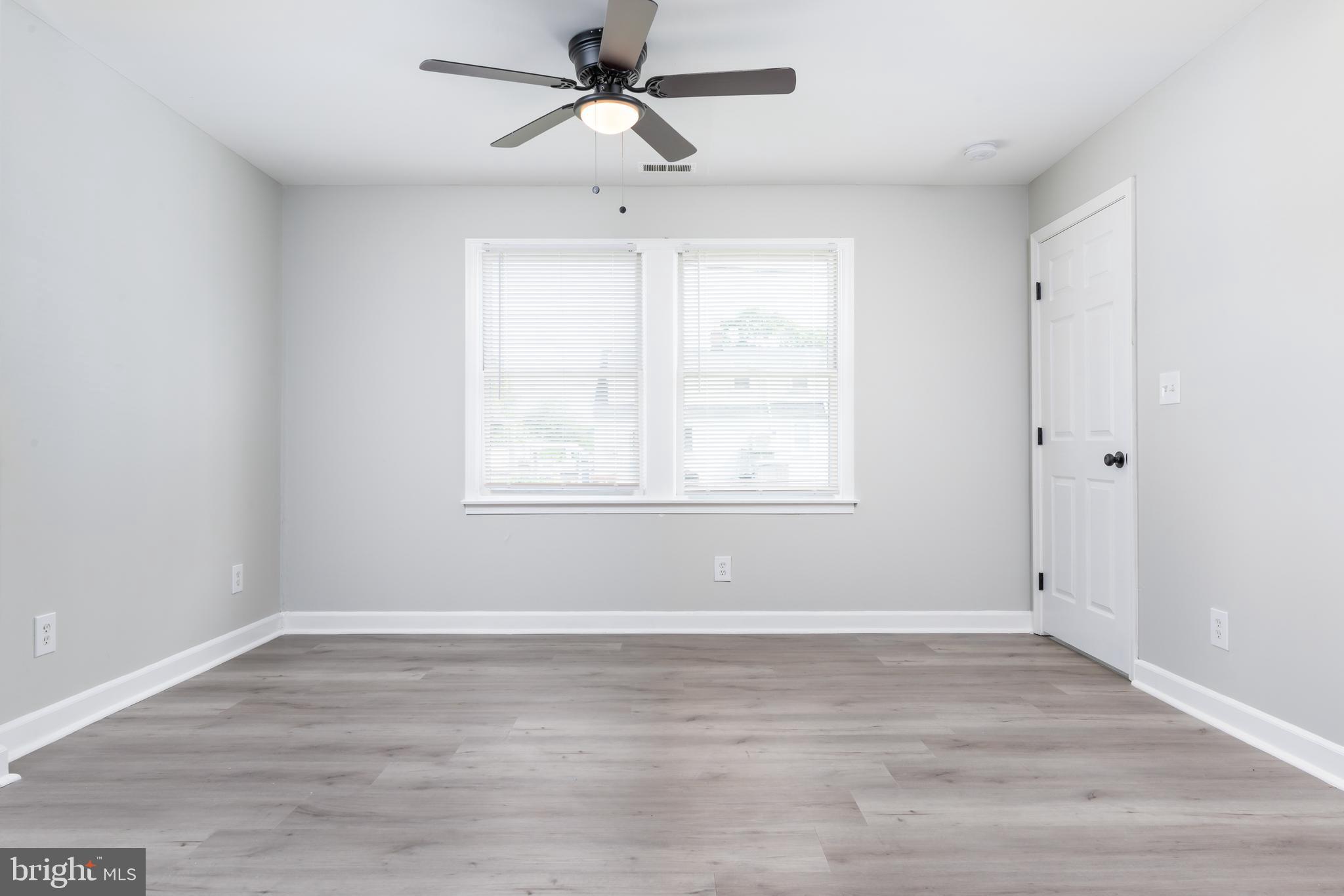 8112 Longpoint Road Dundalk, MD 21222 - Photo 10 of 38