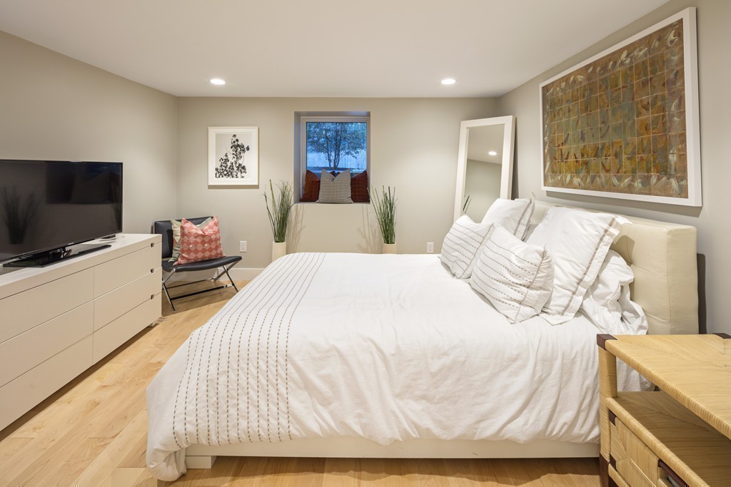160 Fairway Road Brookline, MA 02467 - Photo 25 of 30