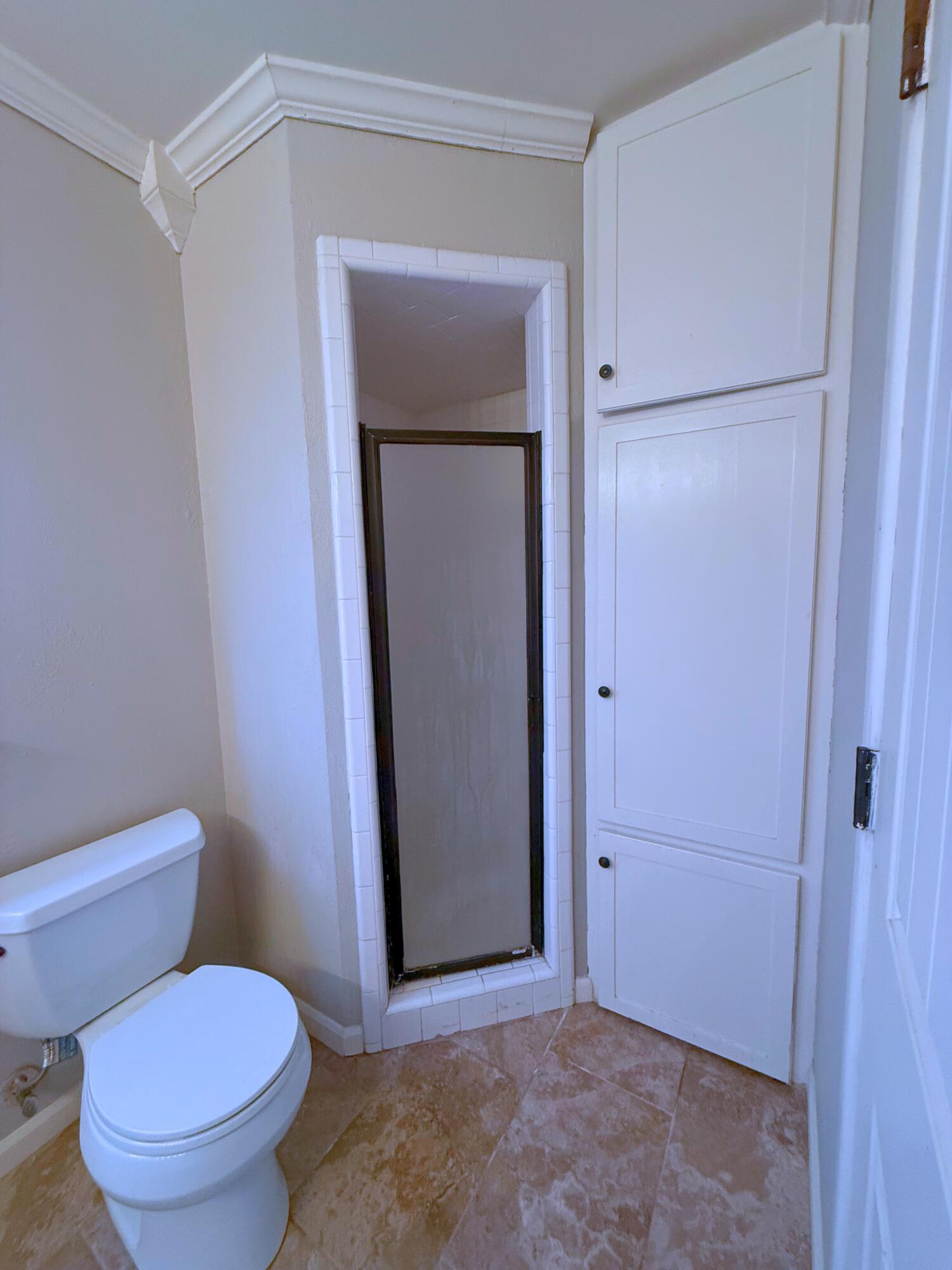 4823 10th Street Lubbock, TX 79416 - Photo 11 of 15 standupshower