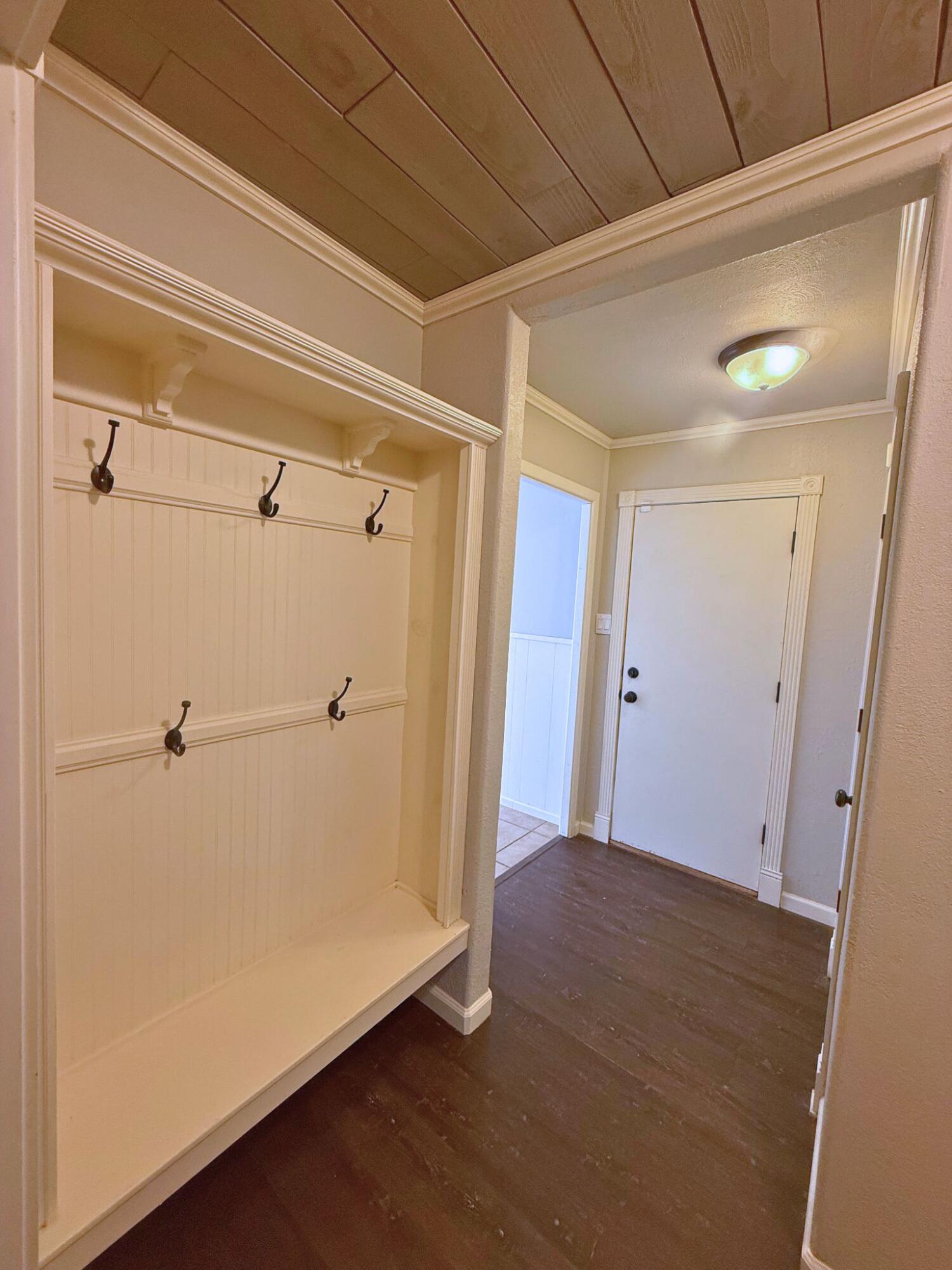 4823 10th Street Lubbock, TX 79416 - Photo 13 of 15 dust room