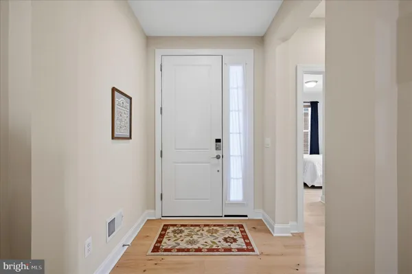 $625,000 | 136 Mallard Dr Lake, White Post, VA 22663