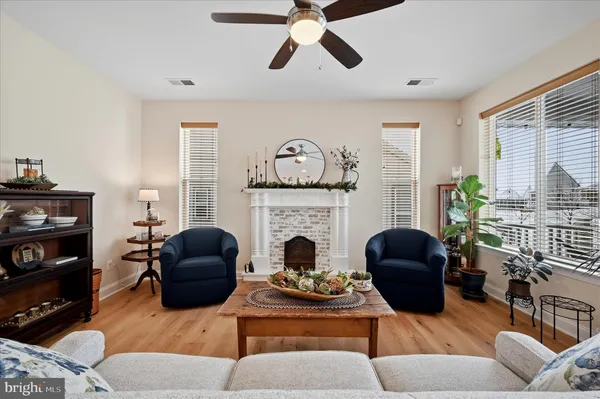 $625,000 | 136 Mallard Dr Lake, White Post, VA 22663