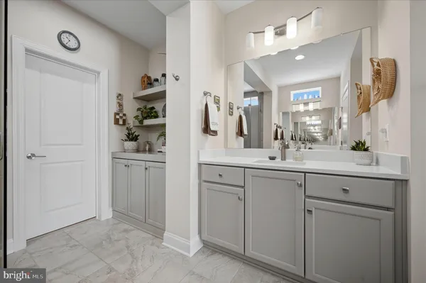 $625,000 | 136 Mallard Dr Lake, White Post, VA 22663