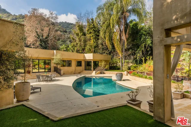 $3,695,000 | 1634 Benedict Canyon Drive, Beverly Hills, CA 90210
