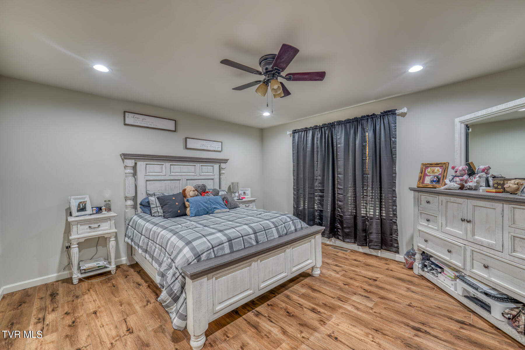 206 Price Road Elizabethton, TN 37643 - Photo 16 of 33 206 Price Rd-14