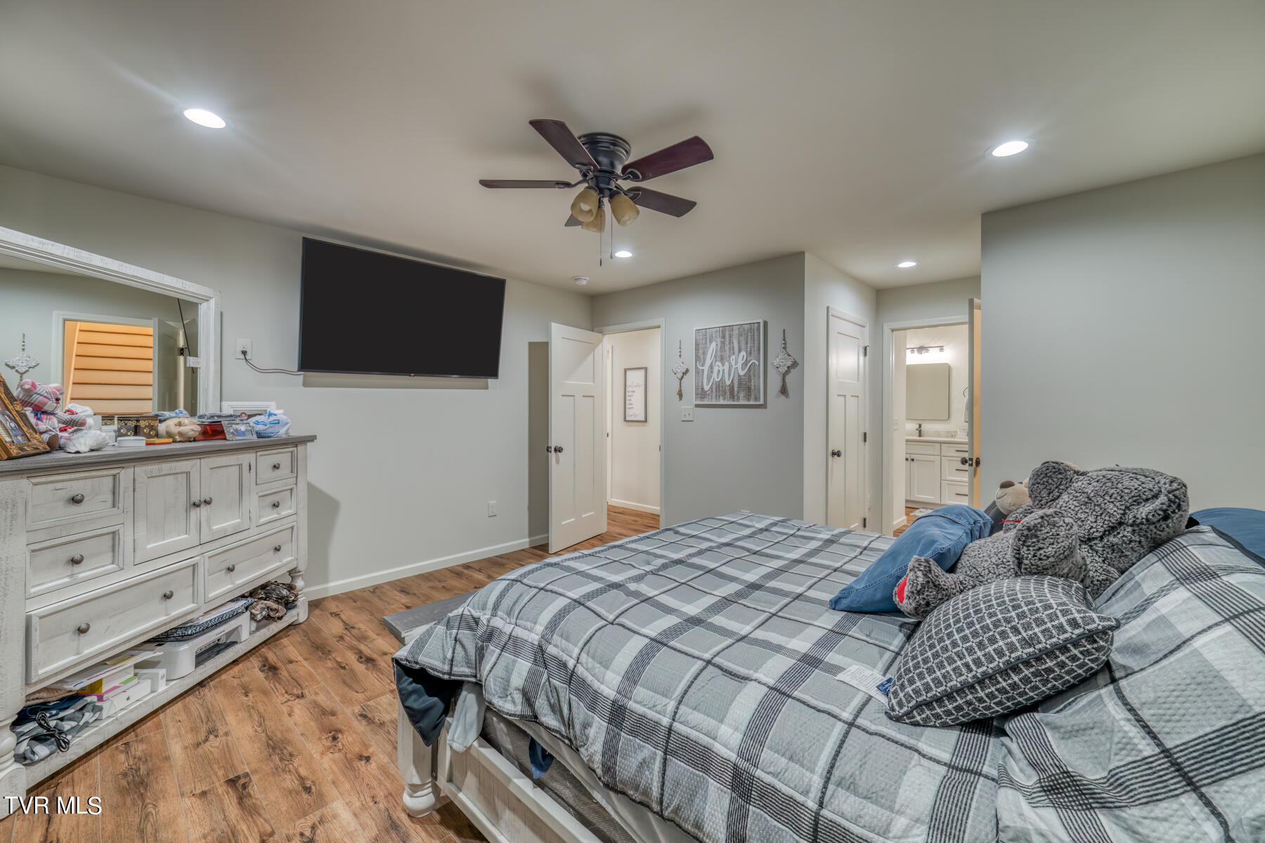206 Price Road Elizabethton, TN 37643 - Photo 17 of 33 206 Price Rd-15