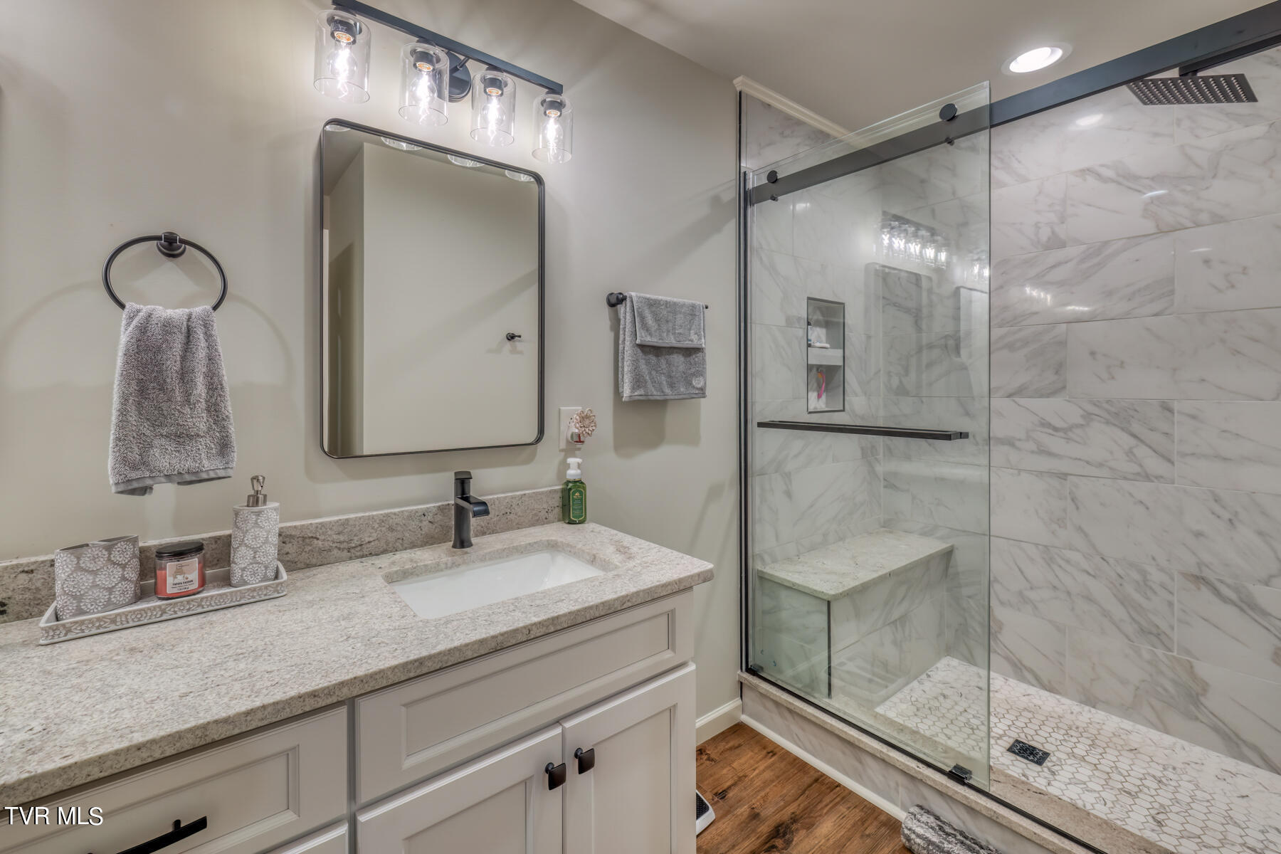 206 Price Road Elizabethton, TN 37643 - Photo 19 of 33 206 Price Rd-17