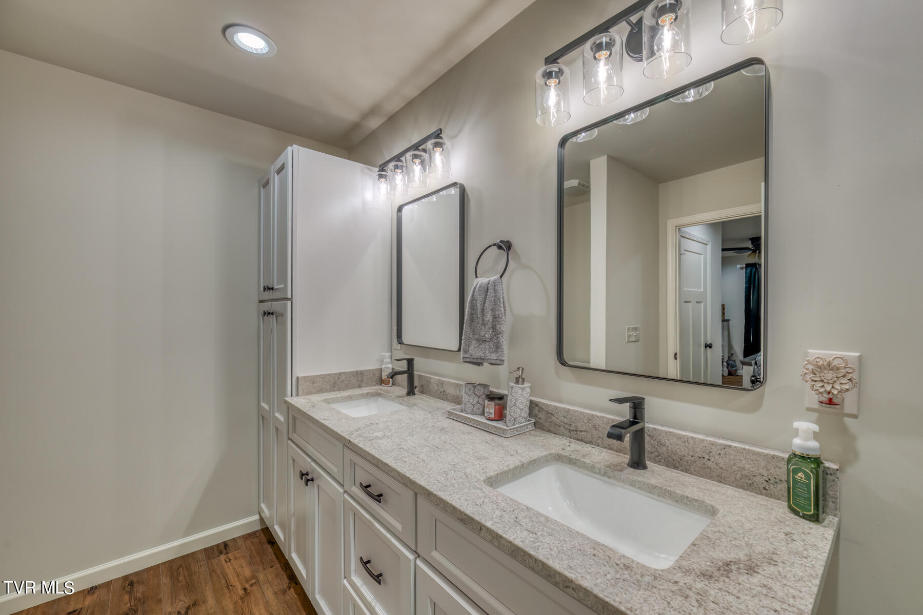 206 Price Road Elizabethton, TN 37643 - Photo 20 of 33 206 Price Rd-18