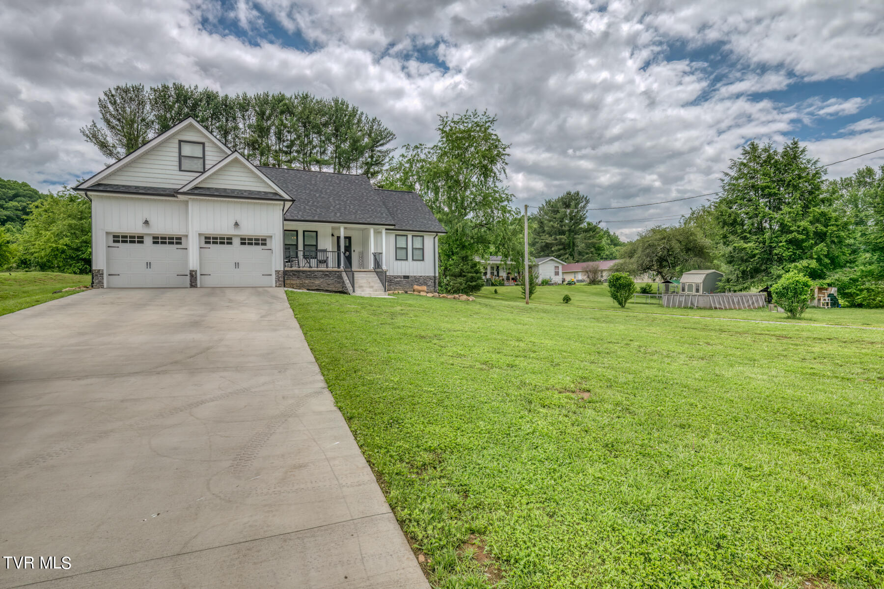 206 Price Road Elizabethton, TN 37643 - Photo 2 of 33 206 Price Rd-28