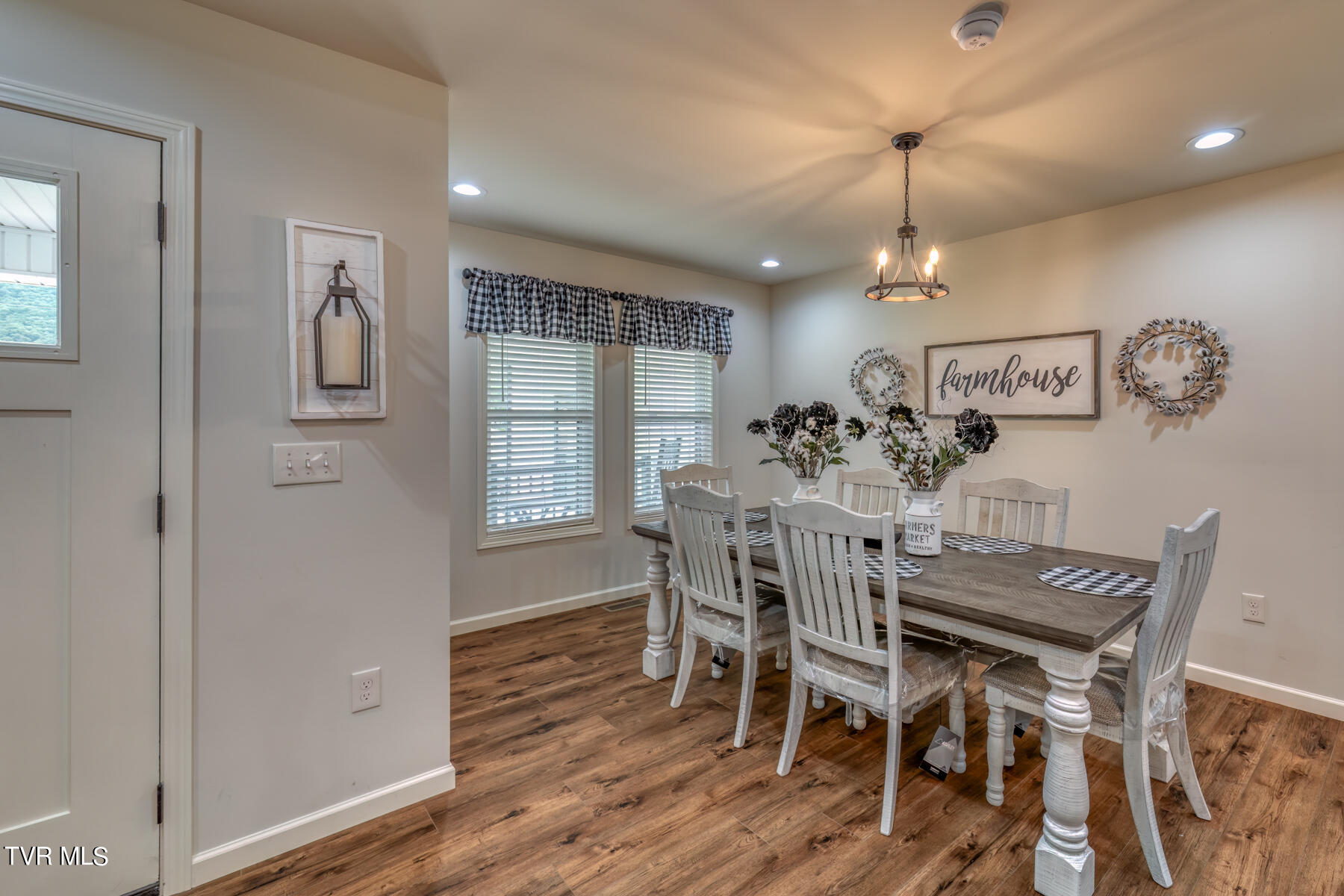 206 Price Road Elizabethton, TN 37643 - Photo 7 of 33 206 Price Rd-5