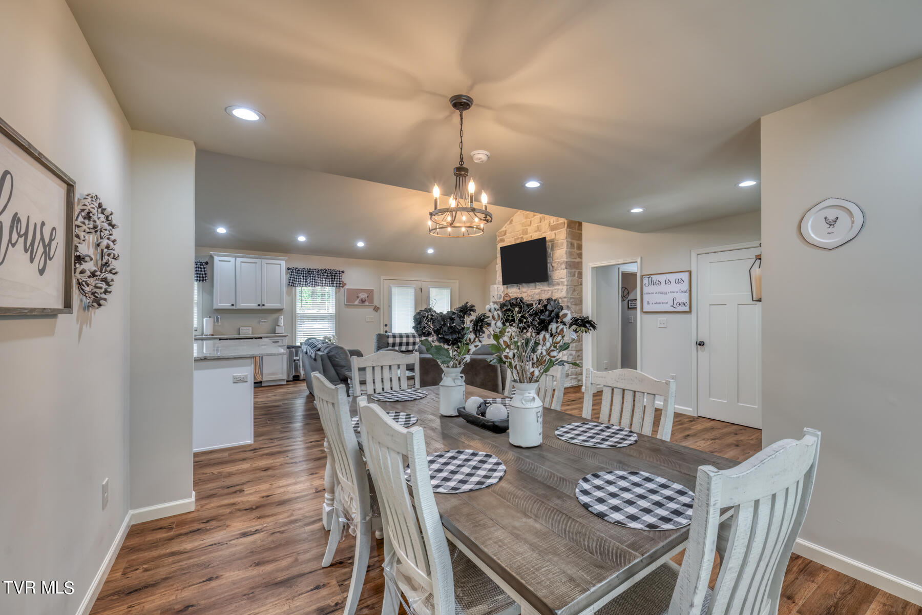 206 Price Road Elizabethton, TN 37643 - Photo 9 of 33 206 Price Rd-7
