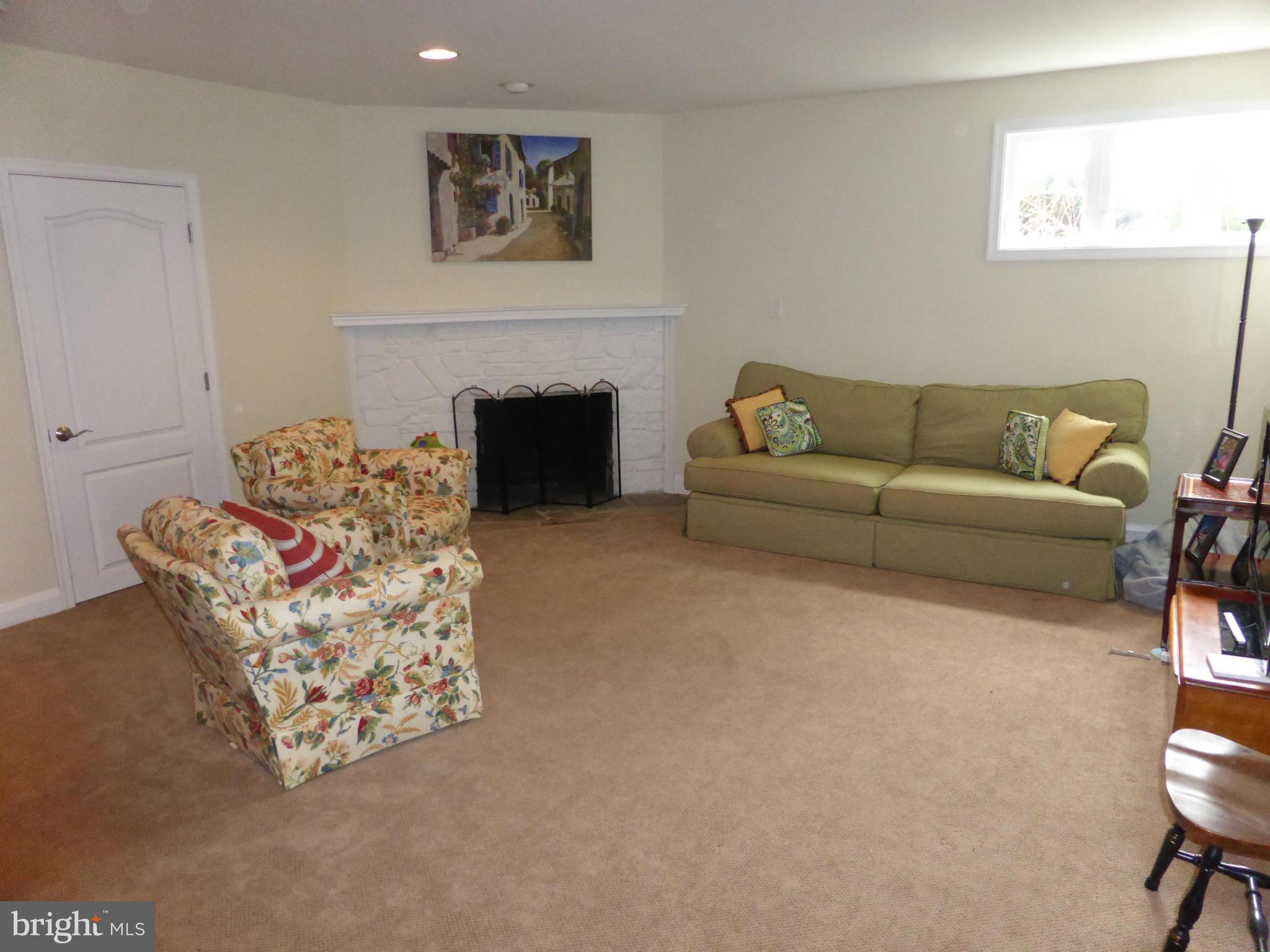 722 Milldam Road Baltimore, MD 21286 - Photo 13 of 16 Family Room
