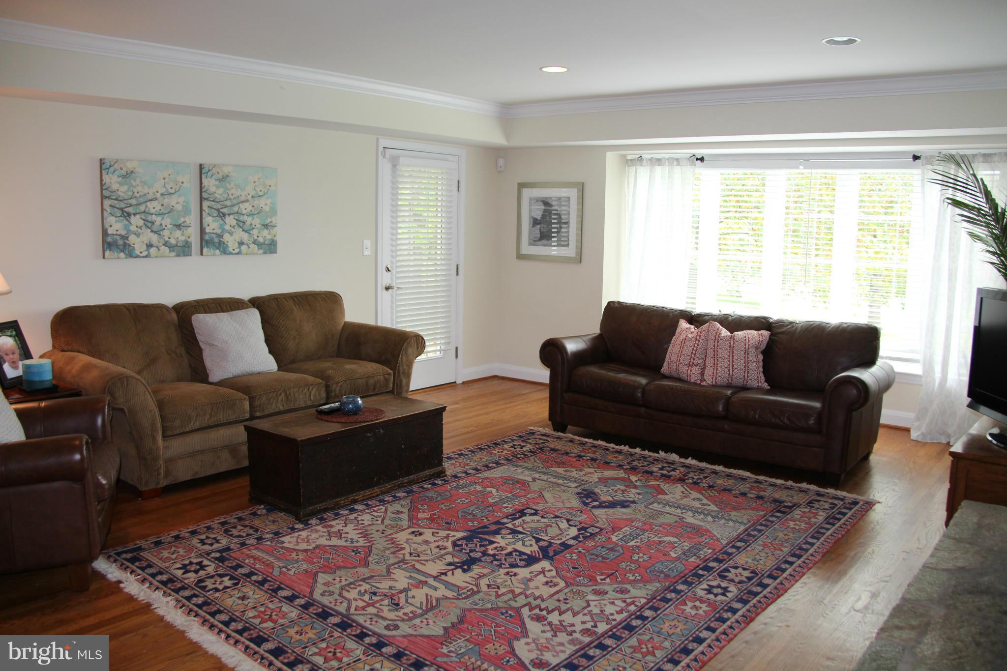 722 Milldam Road Baltimore, MD 21286 - Photo 3 of 16 Living Room