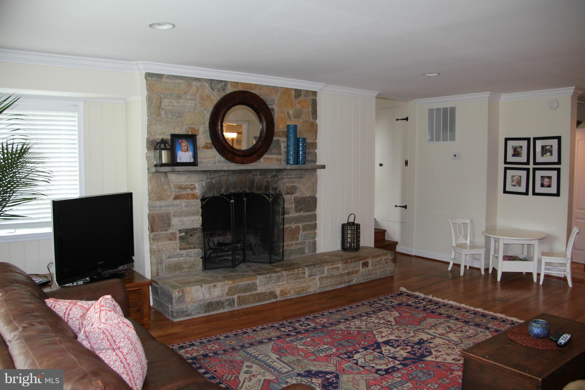 722 Milldam Road Baltimore, MD 21286 - Photo 4 of 16 Living Room