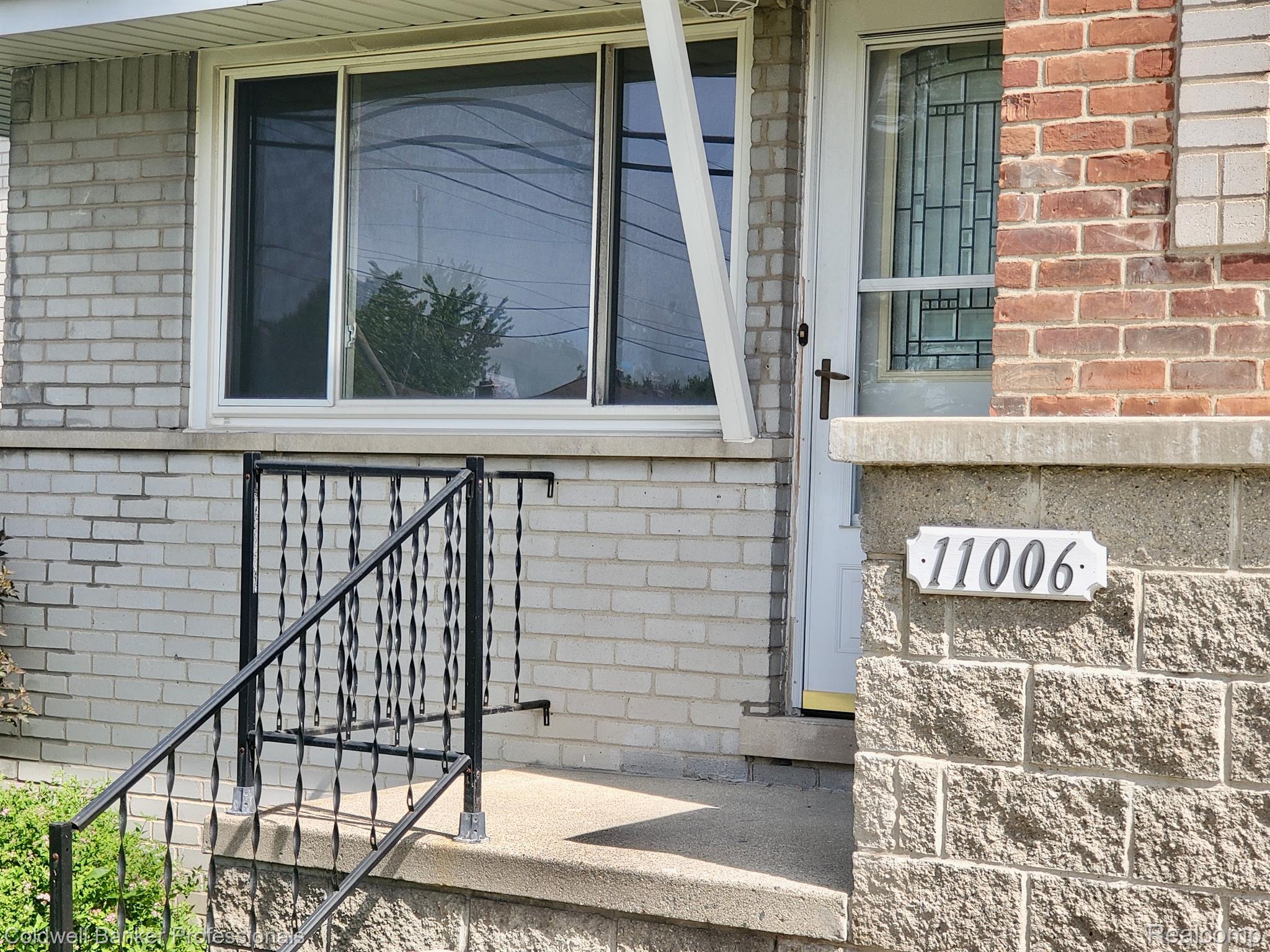 11006 Middlebelt Road Livonia, MI 48150 - Photo 2 of 13 Gallery Image 2