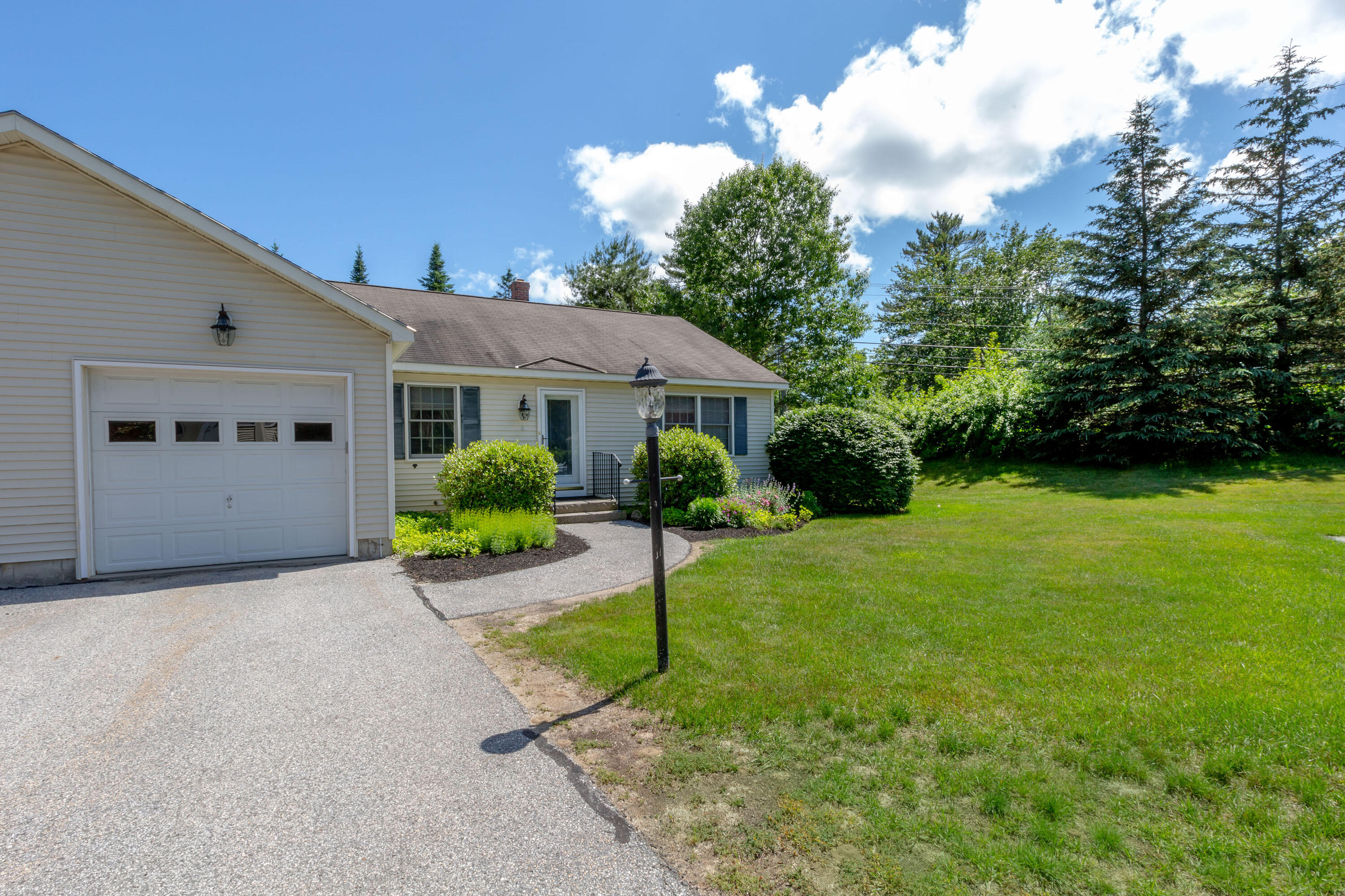 8 Abby Circle, Unit 2 Topsham, ME 04086 - Photo 16 of 53 Front of Home