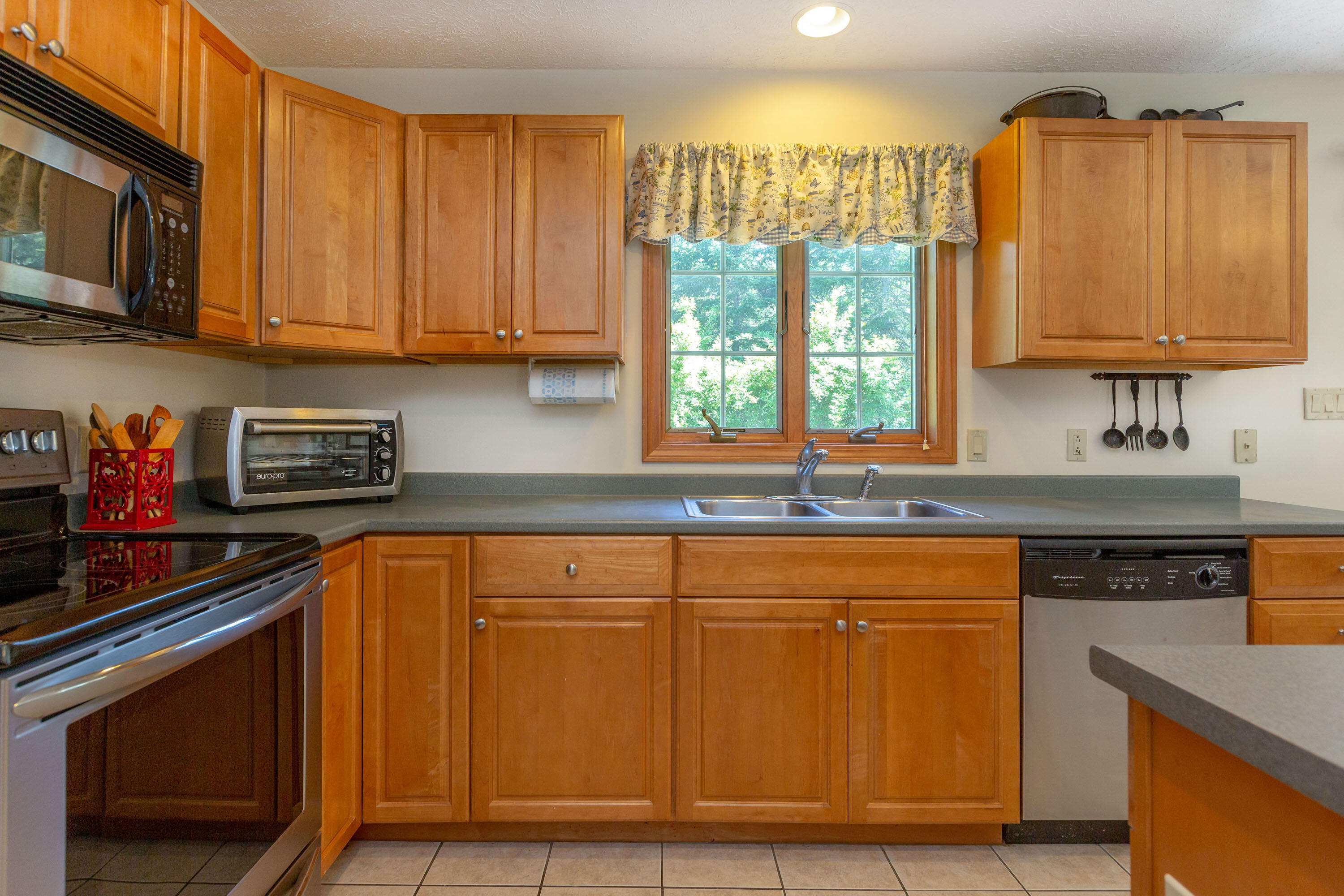8 Abby Circle, Unit 2 Topsham, ME 04086 - Photo 26 of 53 Kitchen
