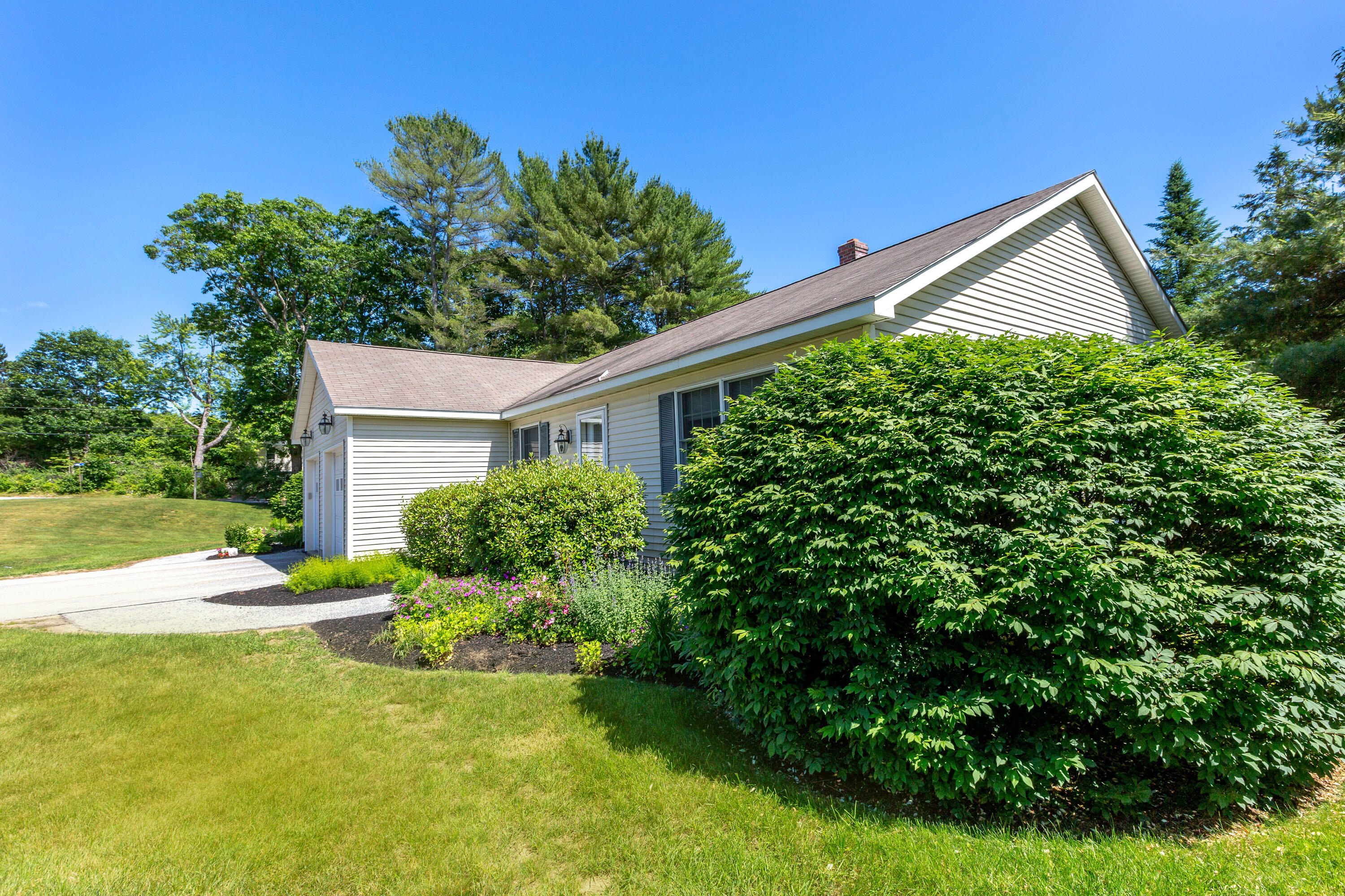 8 Abby Circle, Unit 2 Topsham, ME 04086 - Photo 51 of 53 Front of Home