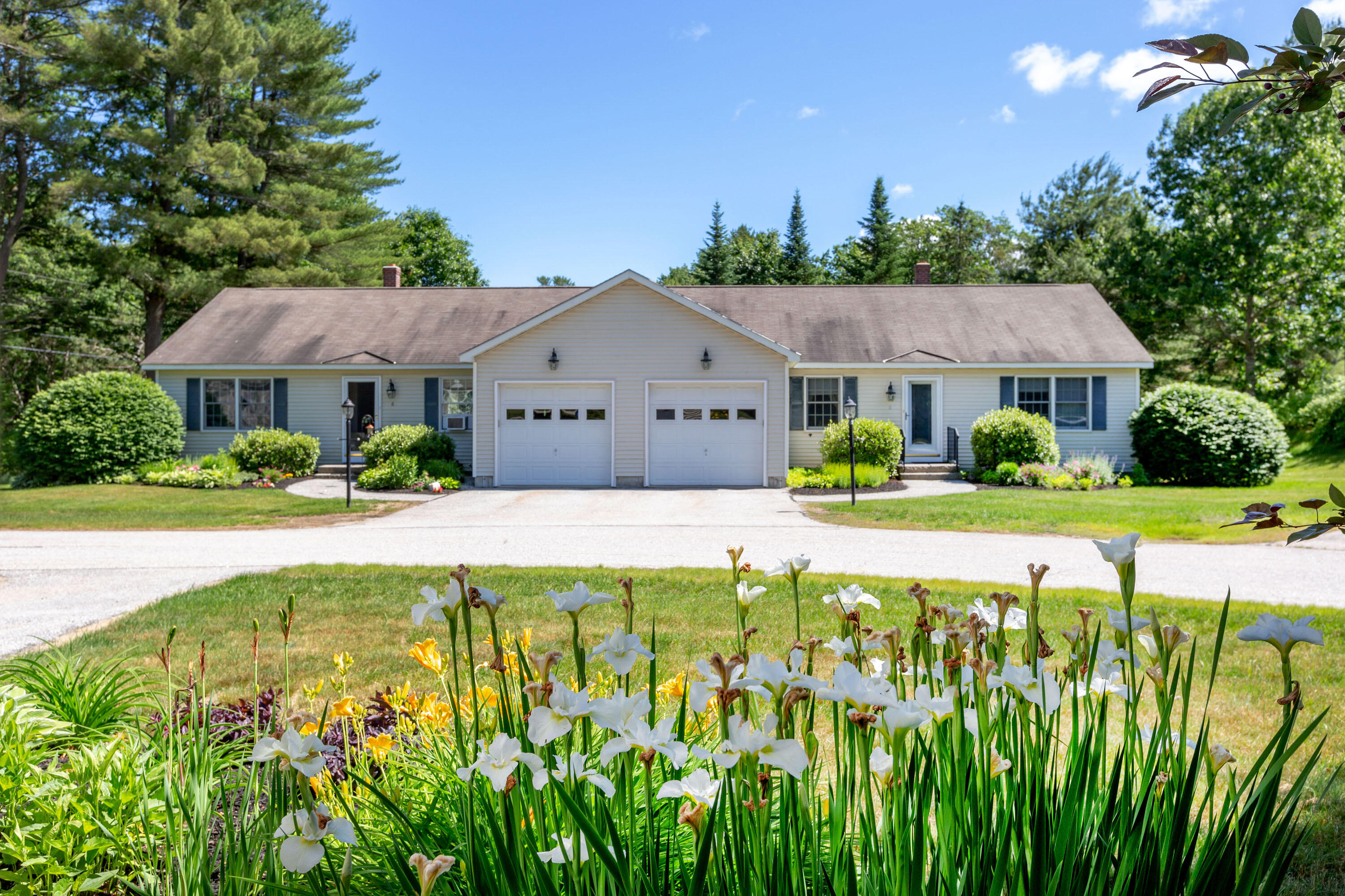 8 Abby Circle, Unit 2 Topsham, ME 04086 - Photo 9 of 53 Front of Home