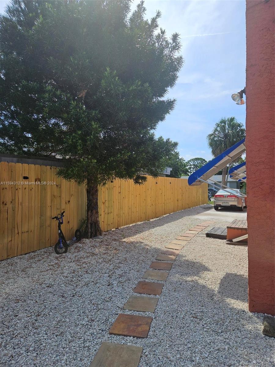 1107 Mayflower Road Fort Pierce, FL 34950 - Photo 4 of 21 a view of outdoor space and yard