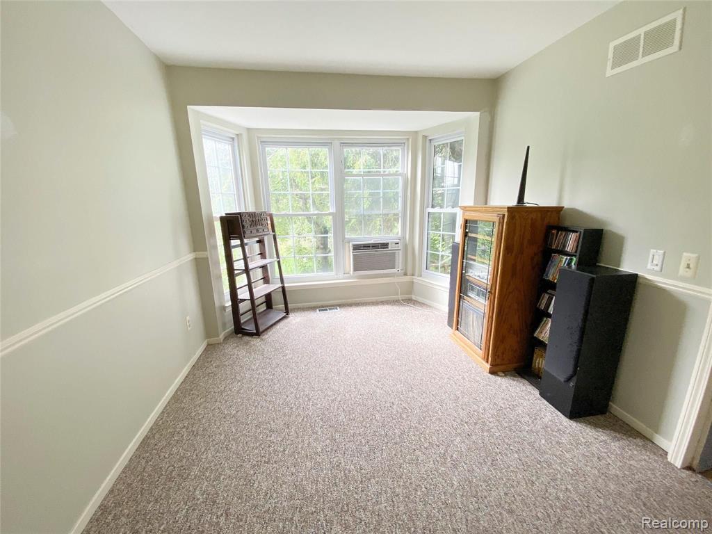44911 Lemont Road Canton, MI 48187 - Photo 13 of 47