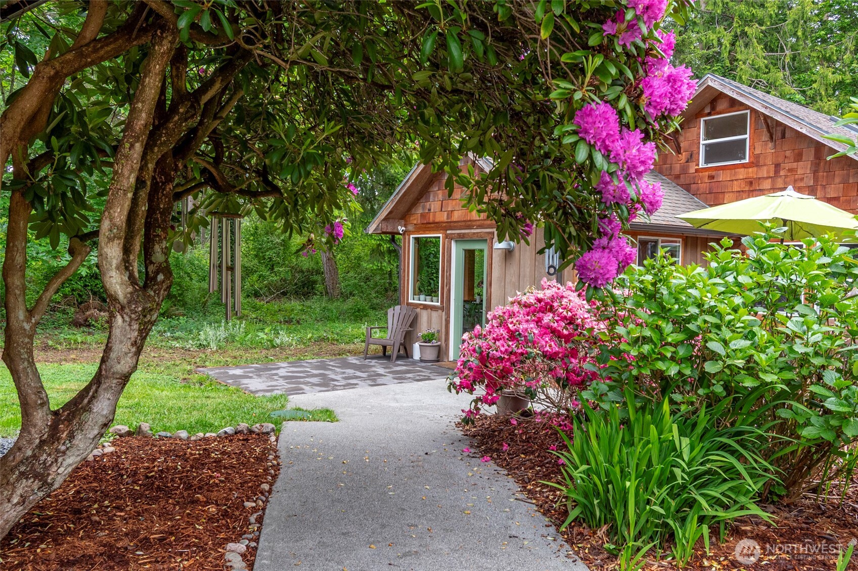 5222 East Harbor Road Freeland, WA 98249 - Photo 39 of 39 a front view of a house with yard