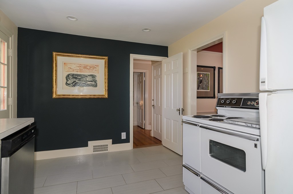 16 Wildon Road Wellesley, MA 02482 - Photo 9 of 18 Gallery Image 9