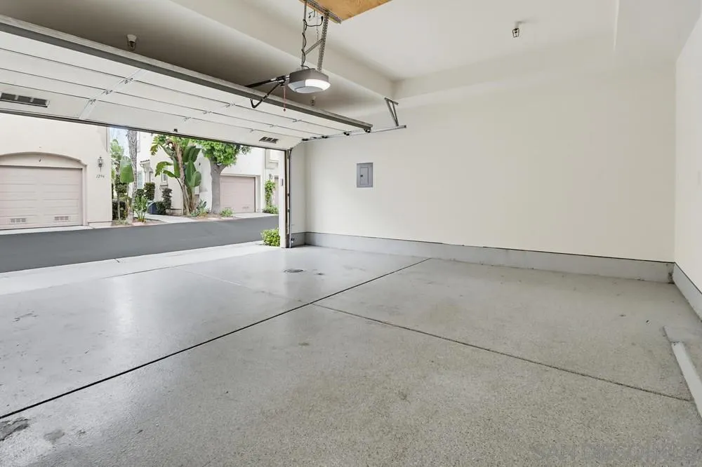 1293 Fools Gold Way, Unit 3 Chula Vista, CA 91913 - Photo 27 of 28 an empty room with windows