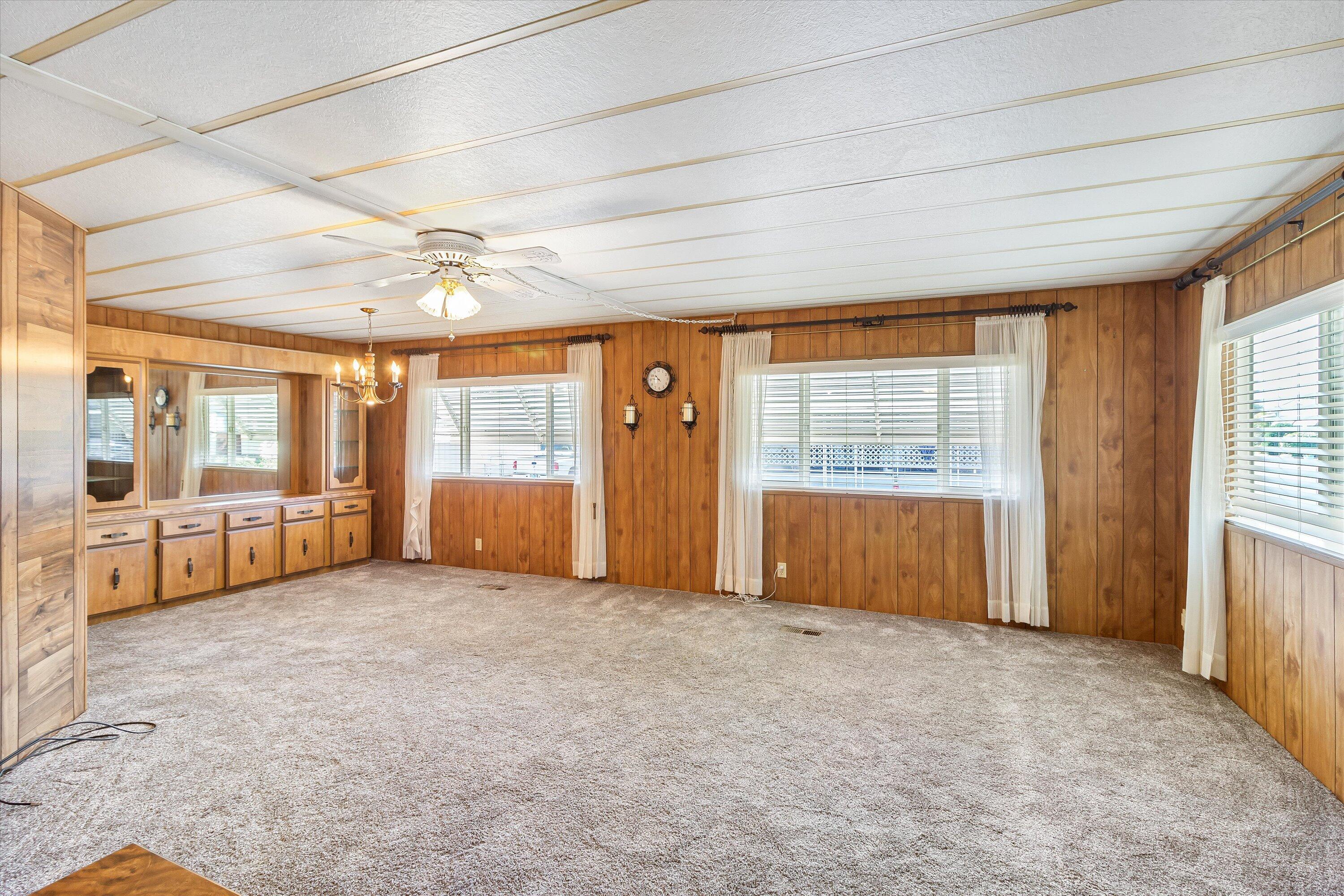 301 Freeman Road, Unit 23 Central Point, OR 97502 - Photo 5 of 32 06-301 Freeman Rd Unit 23-6