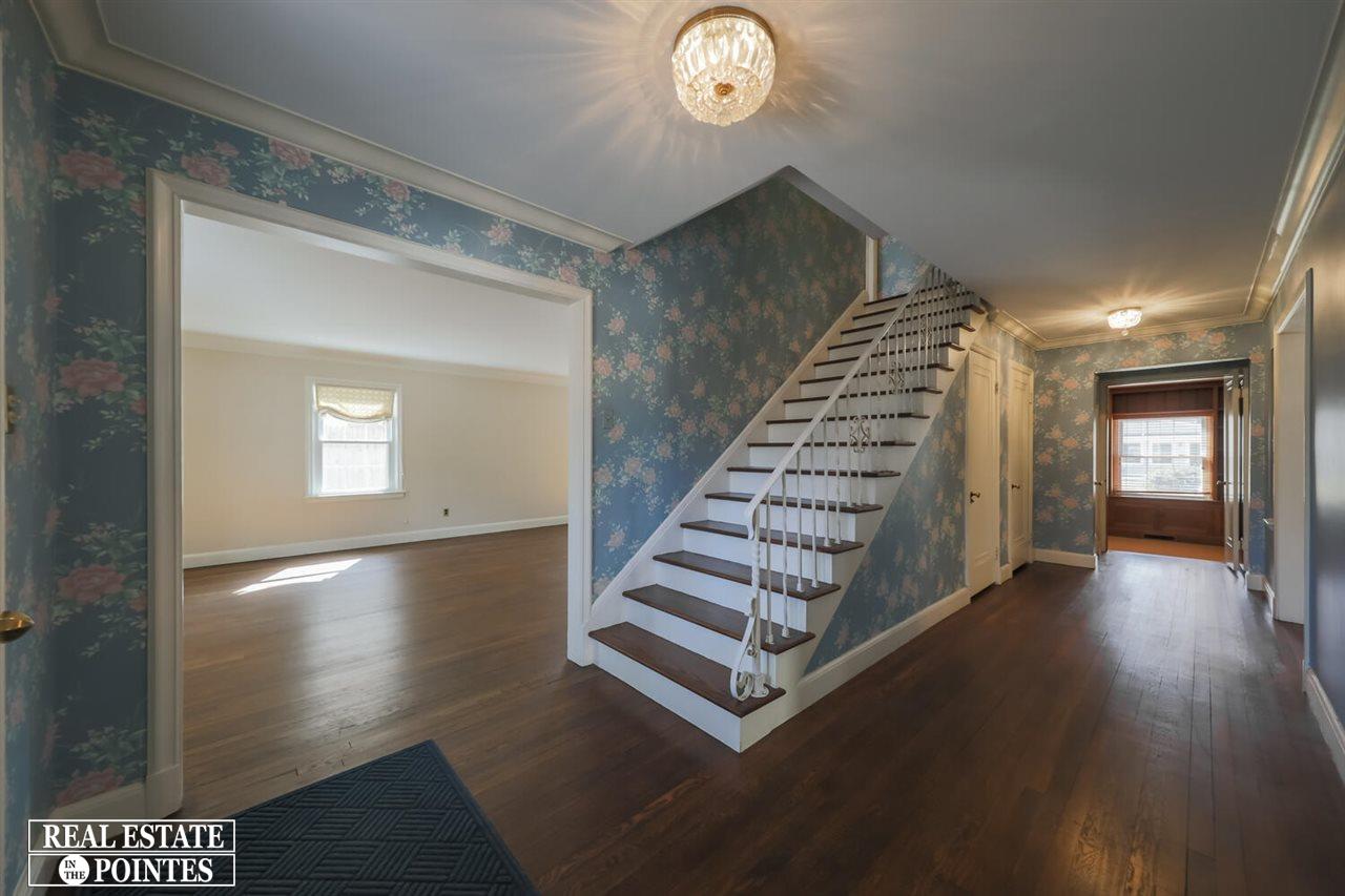 315 Touraine Road Grosse Pointe Farms, MI 48236 - Photo 4 of 33